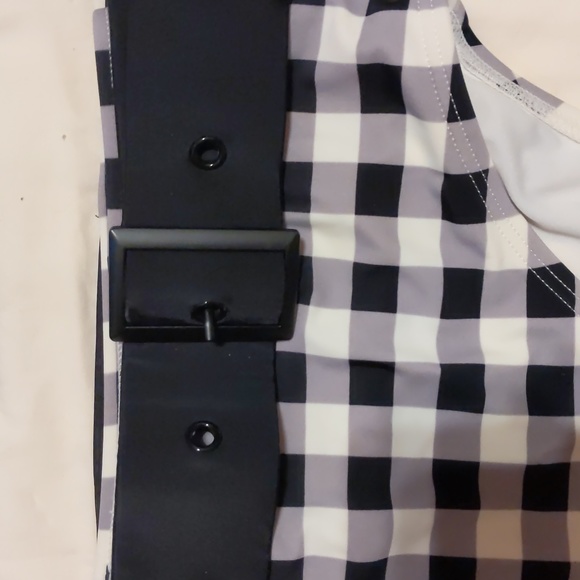 2 piece/bikini gabifresh swimsuit, sz 12 bottom, top sz 16e/f - Picture 2 of 5